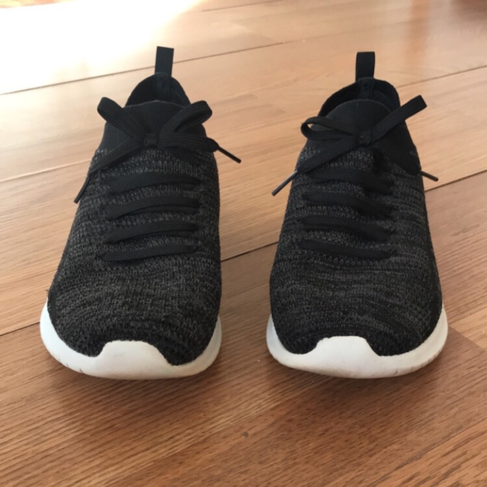 Women’s Skechers ultra flex stat size 8.5 US